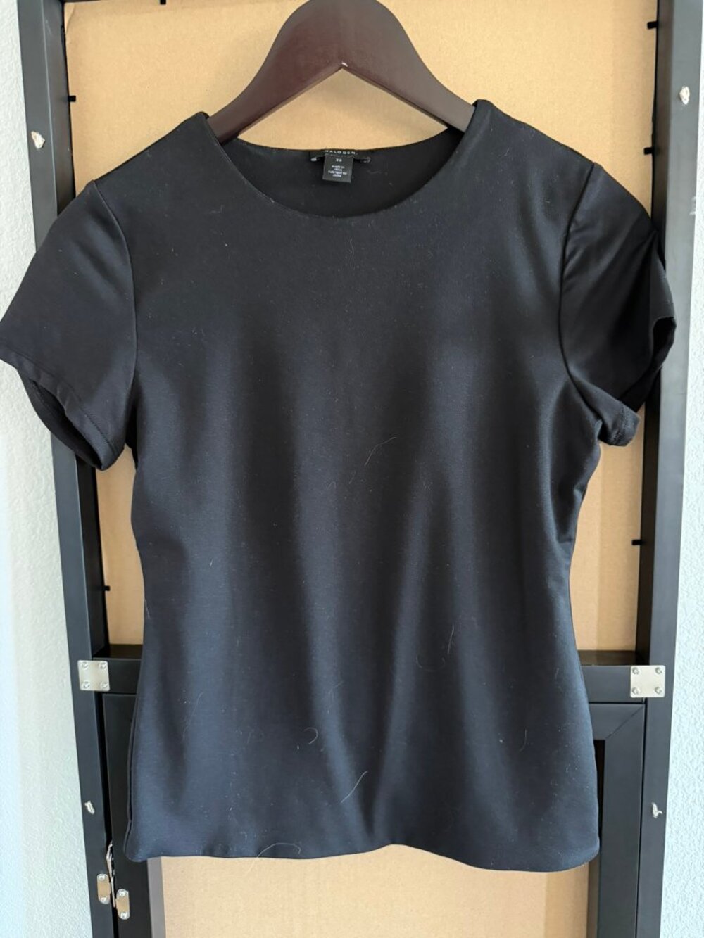 P031 Halogen Black Crew Tee